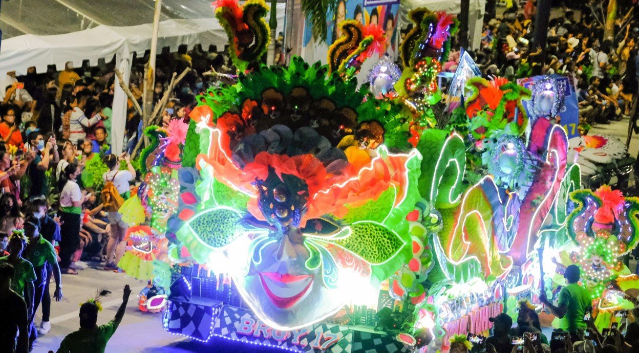 Maskara Float Brgy. 17 wins Electric MassKara contest