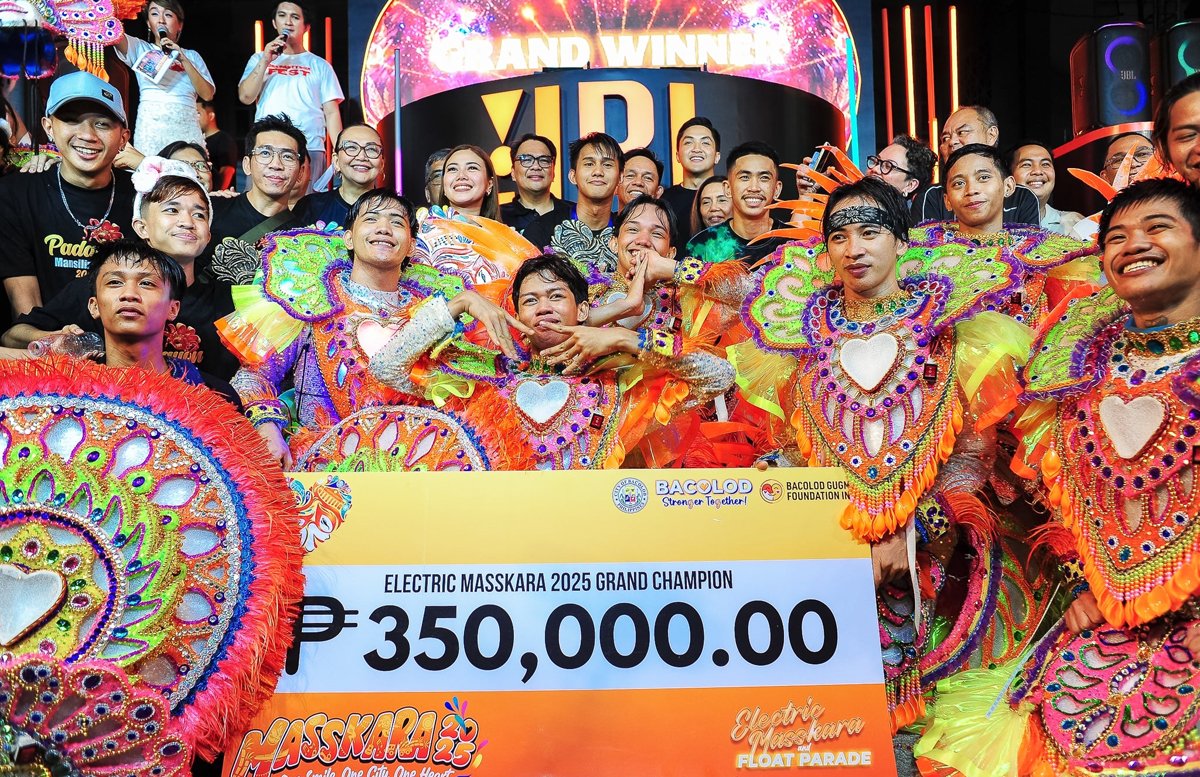 Maskara Float Barangay Mansilingan champion of electric Masskara float, dance